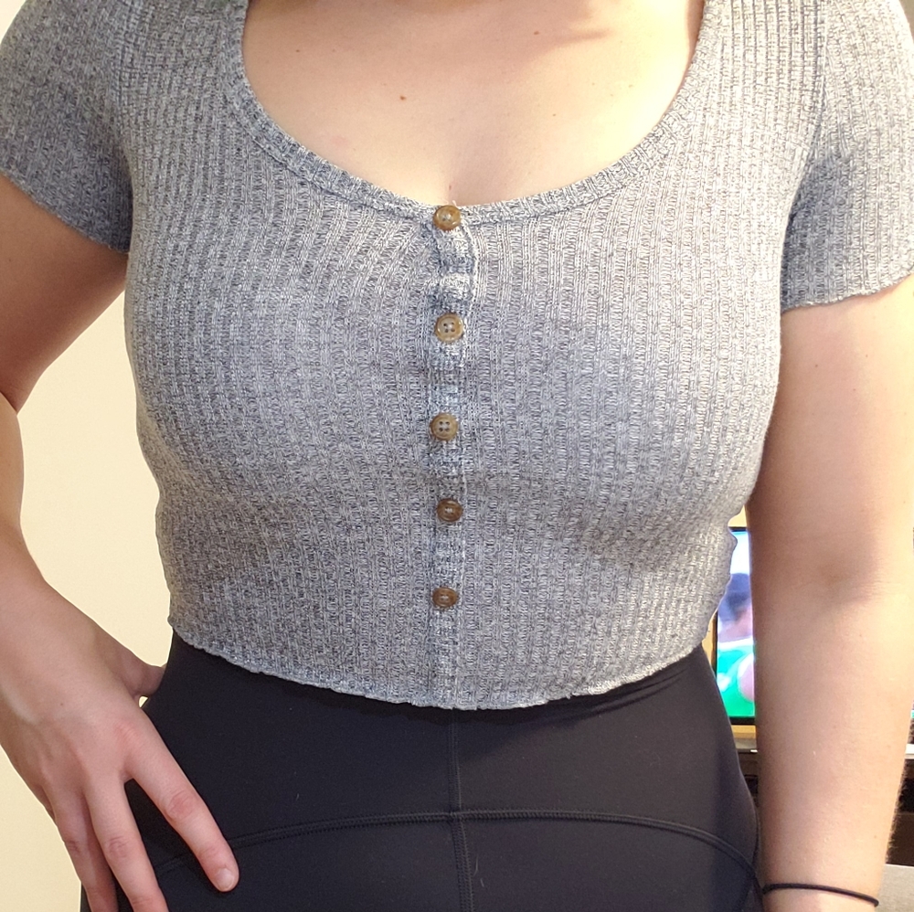 Grey top